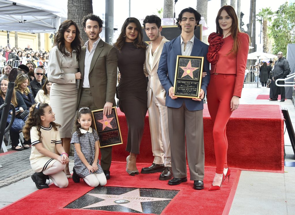 Die Jonas Brothers feiern «Walk of Fame»-Stern mit Familie und Fans