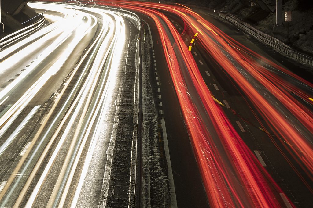 Baustelle und Tempo 80 auf der A2 zwischen Sissach und Eptingen