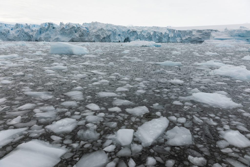 Eisfläche auf Meeren um Antarktis schrumpft auf neuen Tiefstand