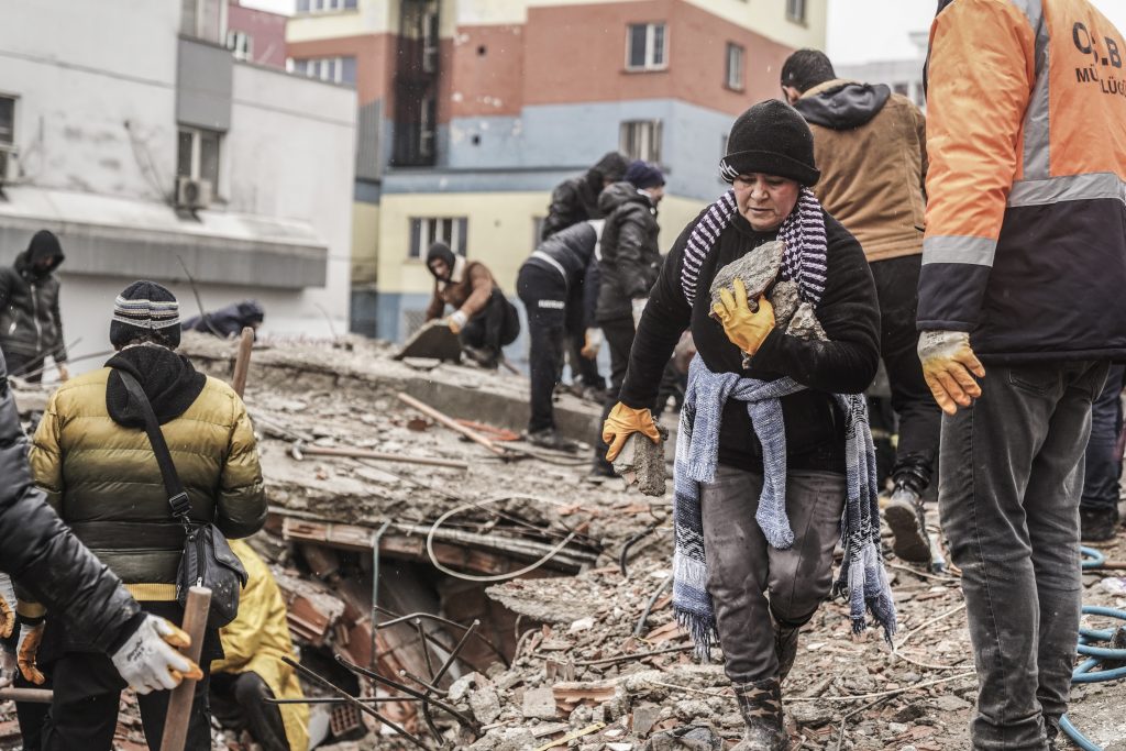 Eisige Kälte und viele Obdachlose: Die Lage nach den schweren Erdbeben