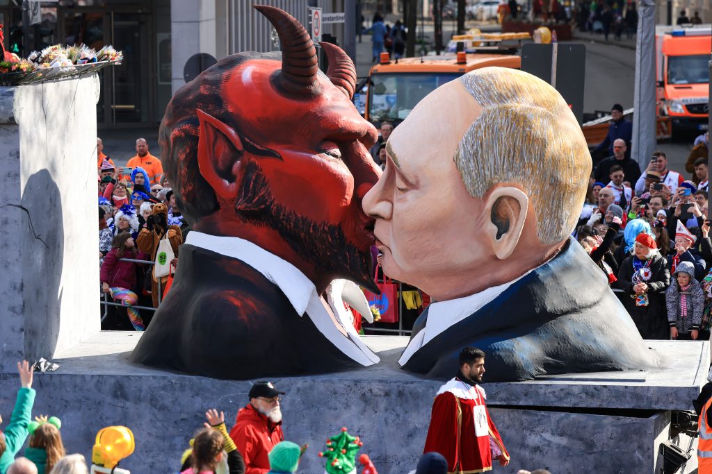 Politisch, bunt und laut: So wurde in Köln Karneval gefeiert
