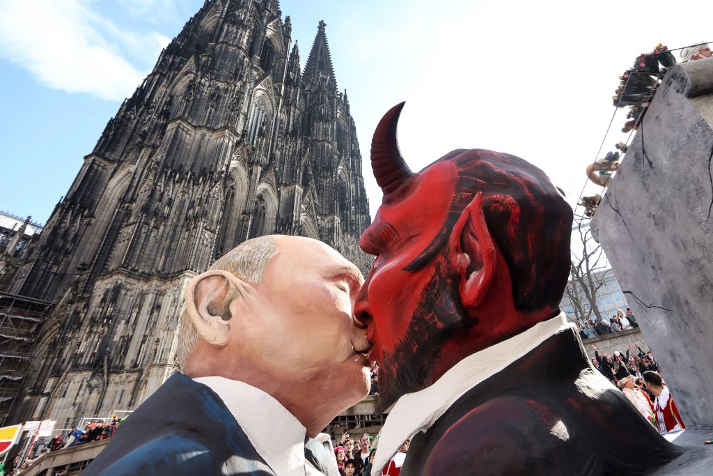 Politisch, bunt und laut: So wurde in Köln Karneval gefeiert