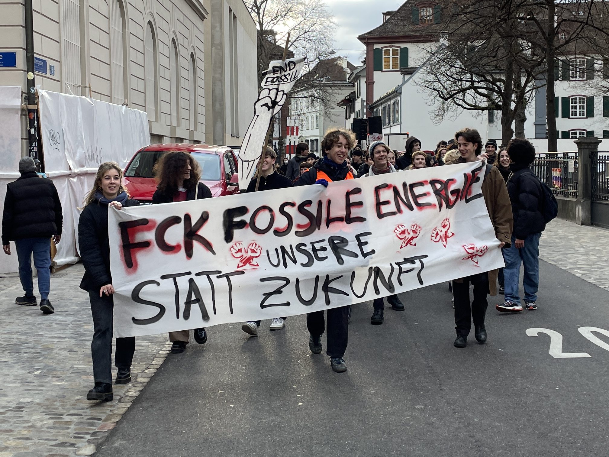 Kampfansage gegen die Klimakrise: Schüler besetzen Gymnasium am Münsterplatz