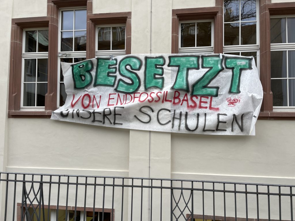 Kampfansage gegen die Klimakrise: Schüler besetzen Gymnasium am Münsterplatz