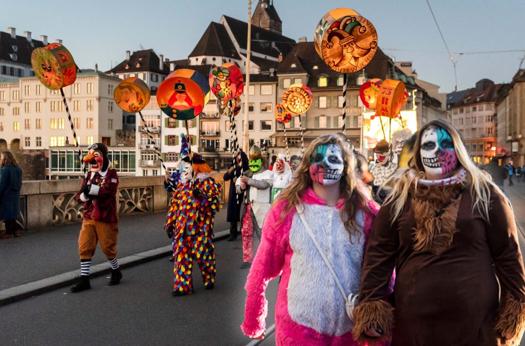 Darf man sich an der Basler Fasnacht schminken?