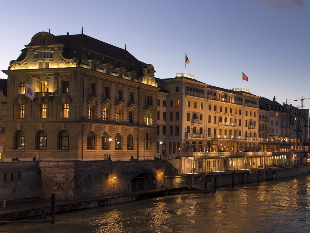 Hotel Les Trois Rois plant Umbau mit Herzog &#038; de Meuron