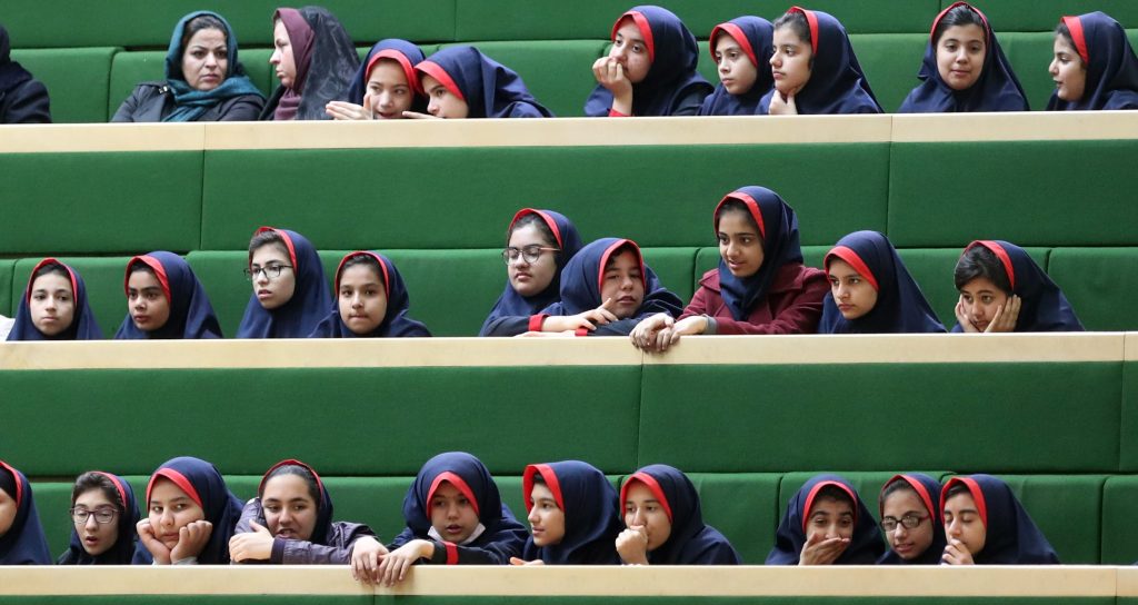 Vergiftete Schülerinnen: Iran nimmt Verdächtige in fünf Provinzen fest