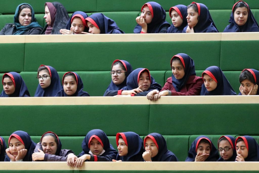 Vergiftete Schülerinnen: Iran nimmt Verdächtige in fünf Provinzen fest
