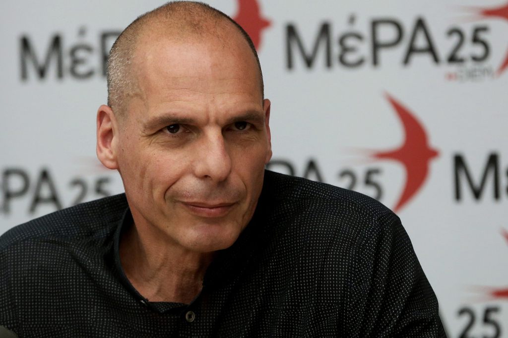 Griechischer Ex-Finanzminister Varoufakis von Vermummten verprügelt