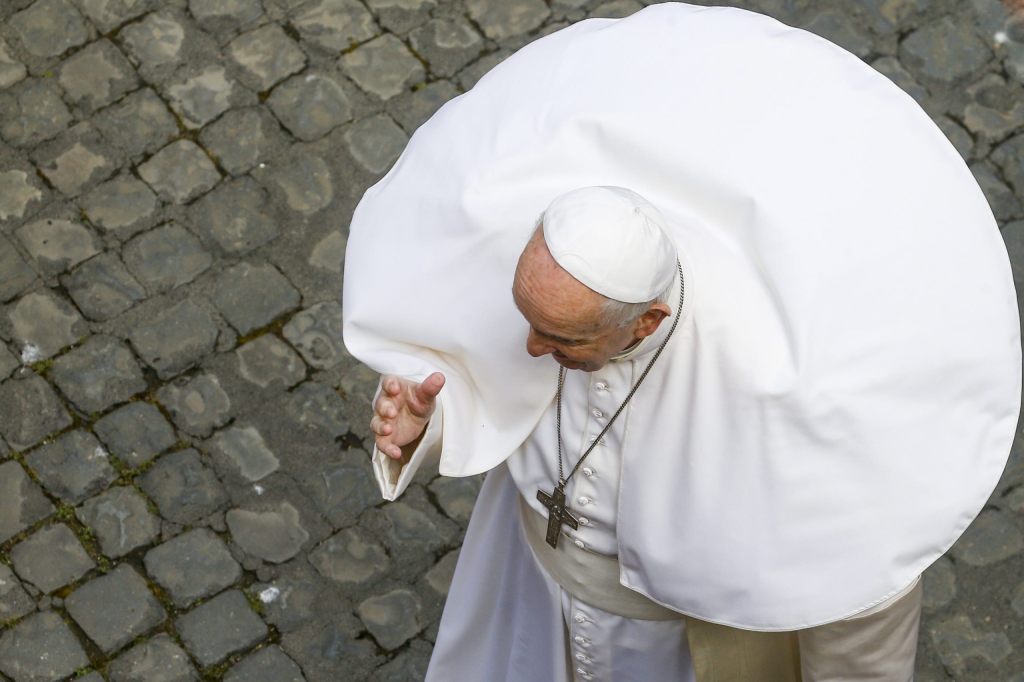 Sorge wegen Atemwegsinfektion: Papst Franziskus im Spital