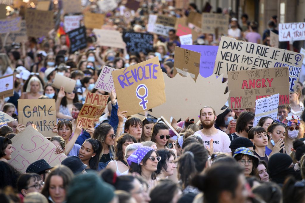 Frauen formulieren Ziele für den 14. Juni