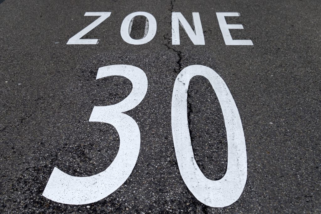 Mehrheit der Städte will innerorts kein Tempo 30