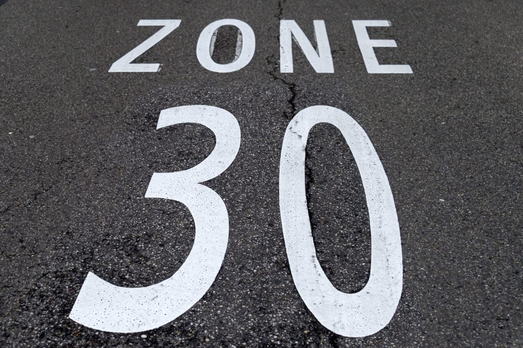 Mehrheit der Städte will innerorts kein Tempo 30