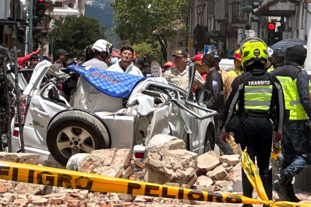 Schweres Erdbeben erschüttert Ecuador und Peru