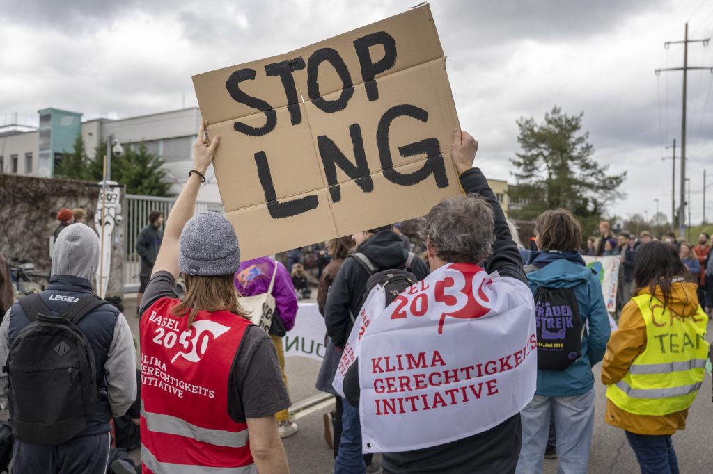Klimastreik-Demo gegen LNG-Terminal in Muttenz