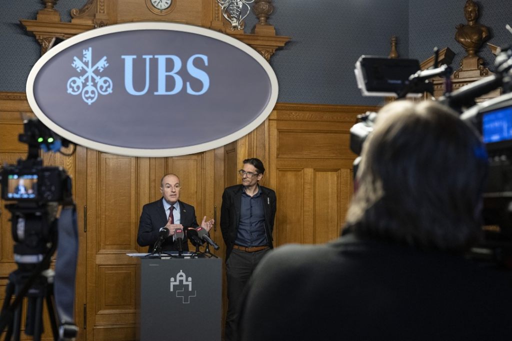 UBS und Credit Suisse: Finanzkommission will dringliche Verpflichtungskredite