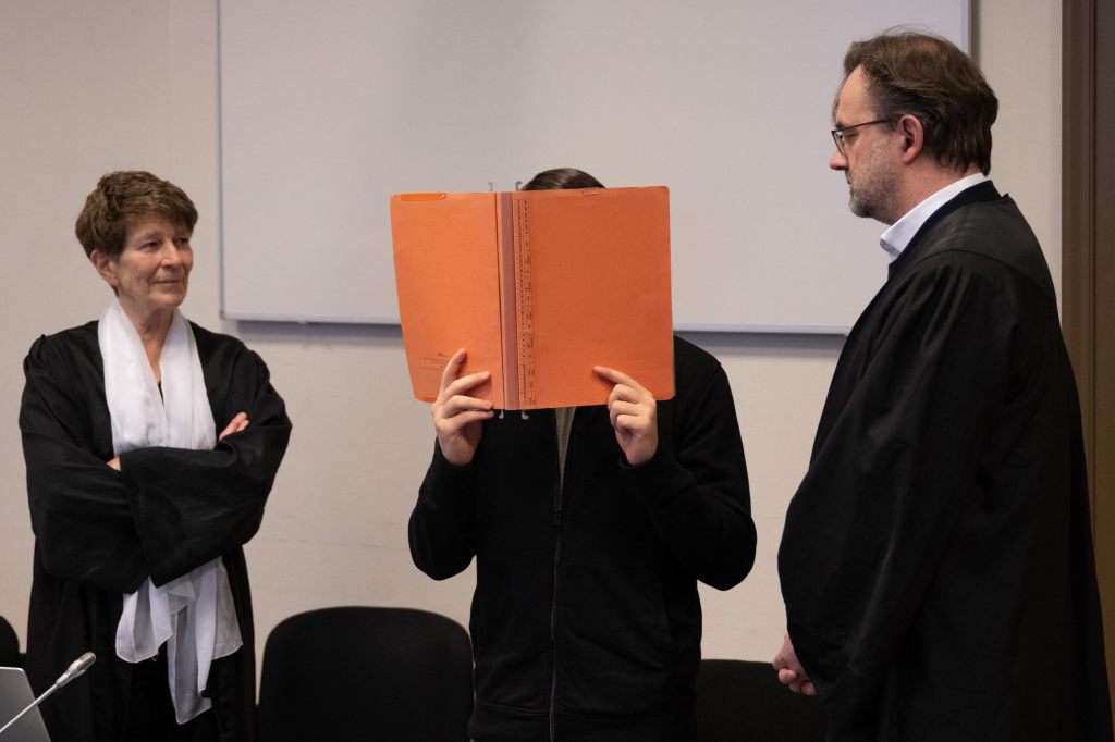 Junger Schweizer wegen Propaganda für Terror-Organisationen angeklagt