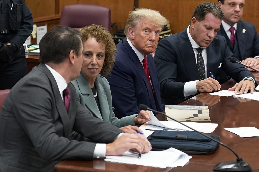 Trump plädiert vor Gericht auf nicht schuldig