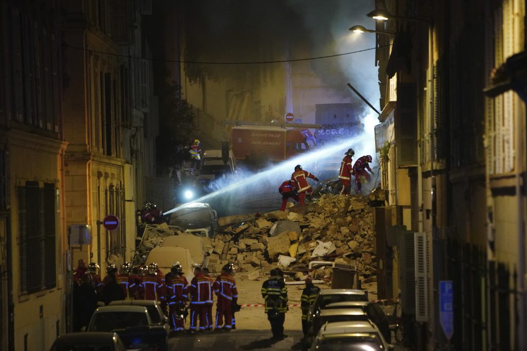 Einstürzendes Gebäude in Marseille verschüttet acht Menschen