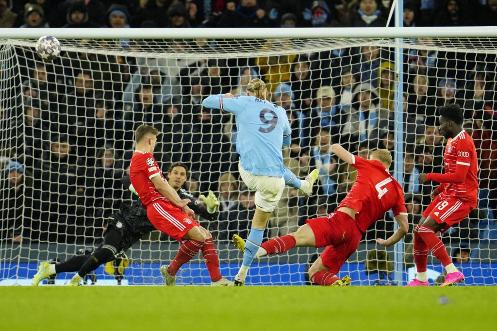 Akanji schlägt Sommer: Bayern gehen in Manchester unter