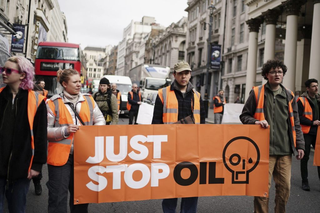 Protest gegen Öl: Aktivisten legen Verkehr in London stundenlang lahm