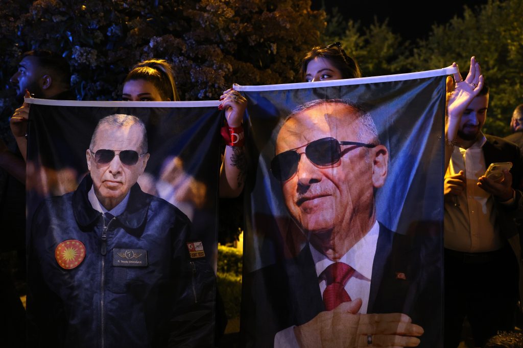 Erdogan verfehlt Mehrheit in Türkei - Entscheidung erst in Stichwahl am 28. Mai