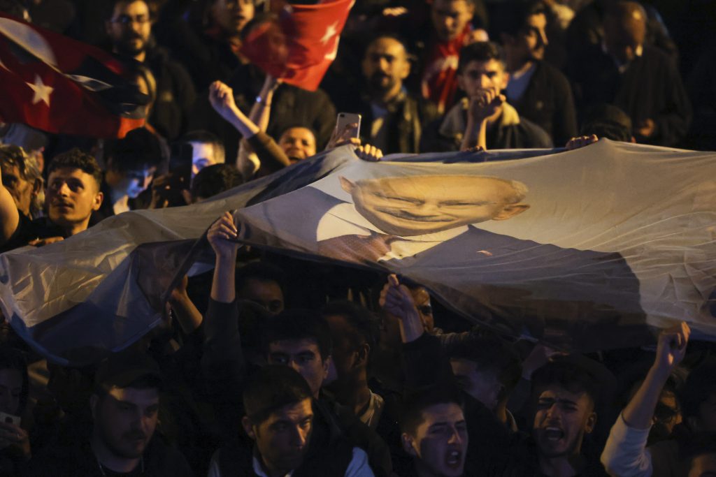 Erdogan verfehlt Mehrheit in Türkei - Entscheidung erst in Stichwahl am 28. Mai