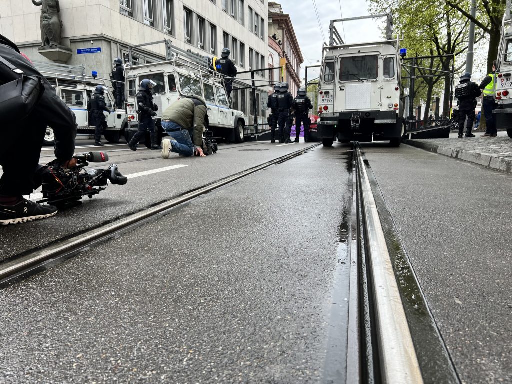 Stillstand in Basel  - ein Tag, der alle Beteiligten erschöpft zurücklässt