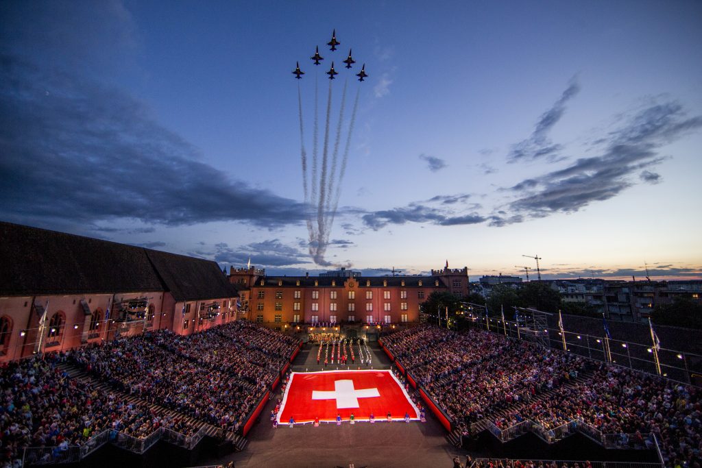 Patrouille Suisse sagt Flugvorführung ab &#8211; Auftritt am Basel Tattoo auf der Kippe