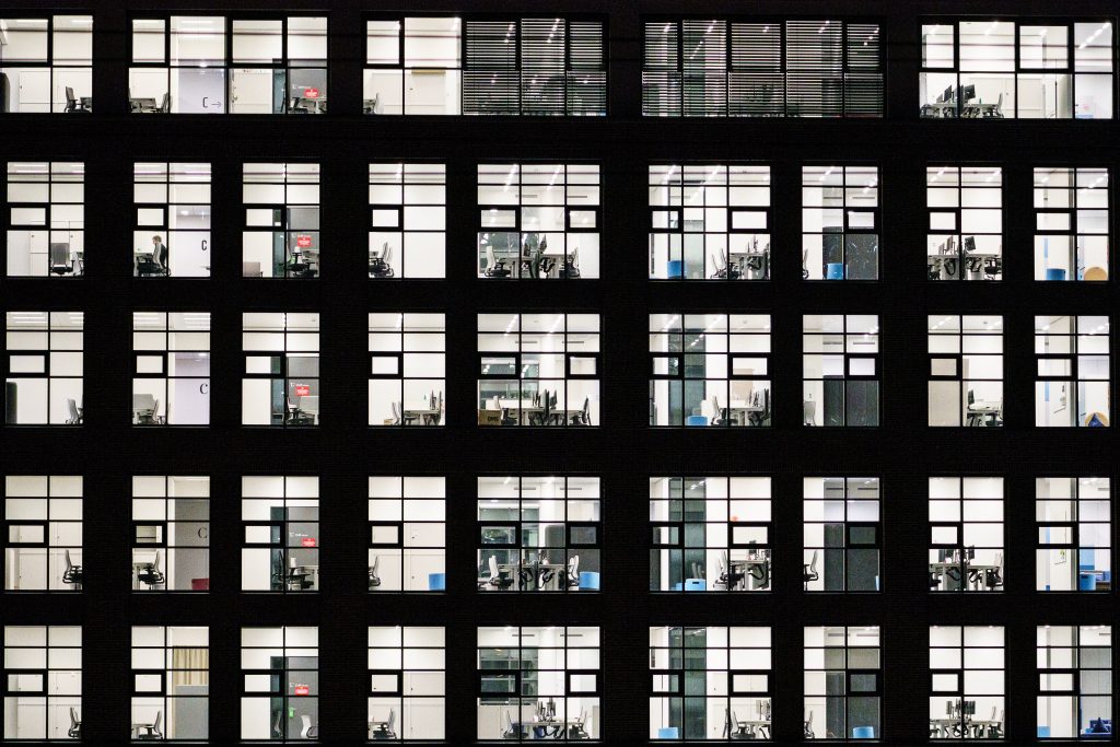 «Recht auf Wohnen in Basel»: Leere Bürogebäude sollen zu Wohnraum umgenutzt werden