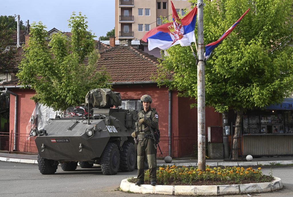 Kosovo lässt serbische Waren und Fahrzeuge über die Grenze