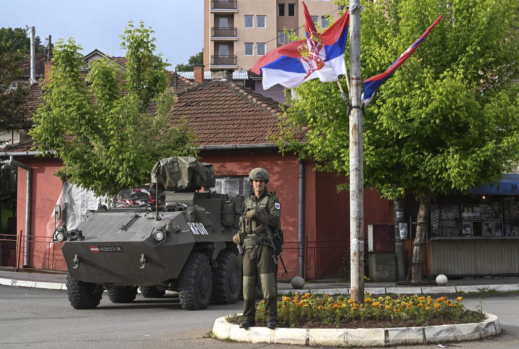 Kosovo lässt serbische Waren und Fahrzeuge über die Grenze