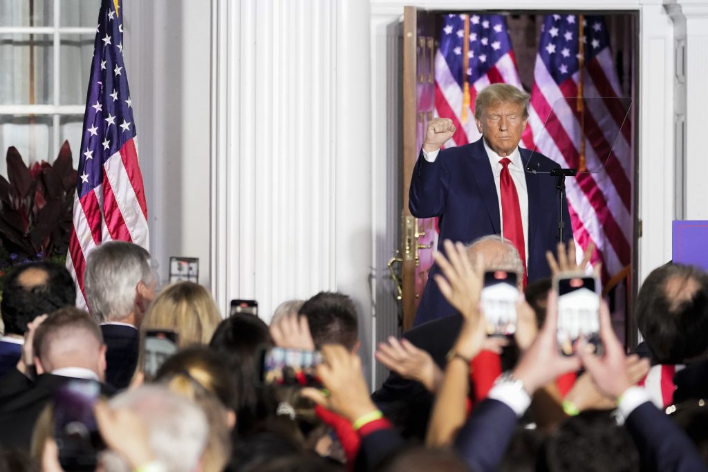 Donald Trump betont vor Gericht Unschuld