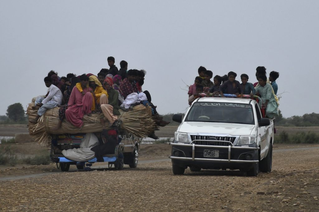 Zehntausende Menschen in Indien und Pakistan fliehen vor  «Biparjoy»