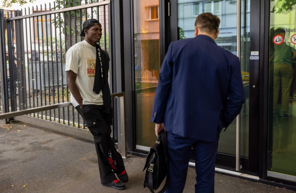 Embolo wird schuldig gesprochen und bleibt der Urteilsverkündung fern