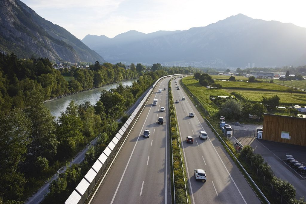 IWB investieren in Lärmschutz-Solarstrom