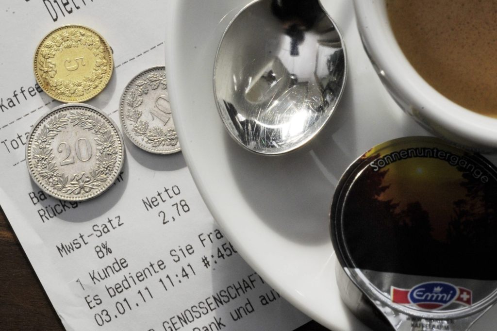 Junge Schweizer geben immer weniger Trinkgeld