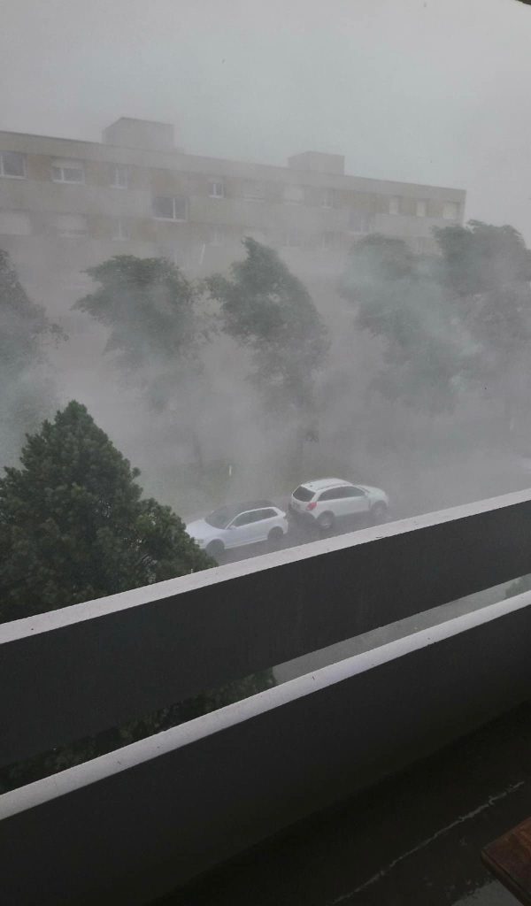 Superzellen-Gewitter wütet in La Chaux-de-Fonds und fordert ein Todesopfer