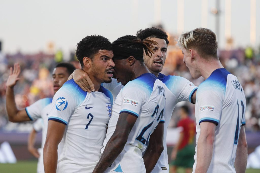 England und Ukraine ziehen in Halbfinals ein