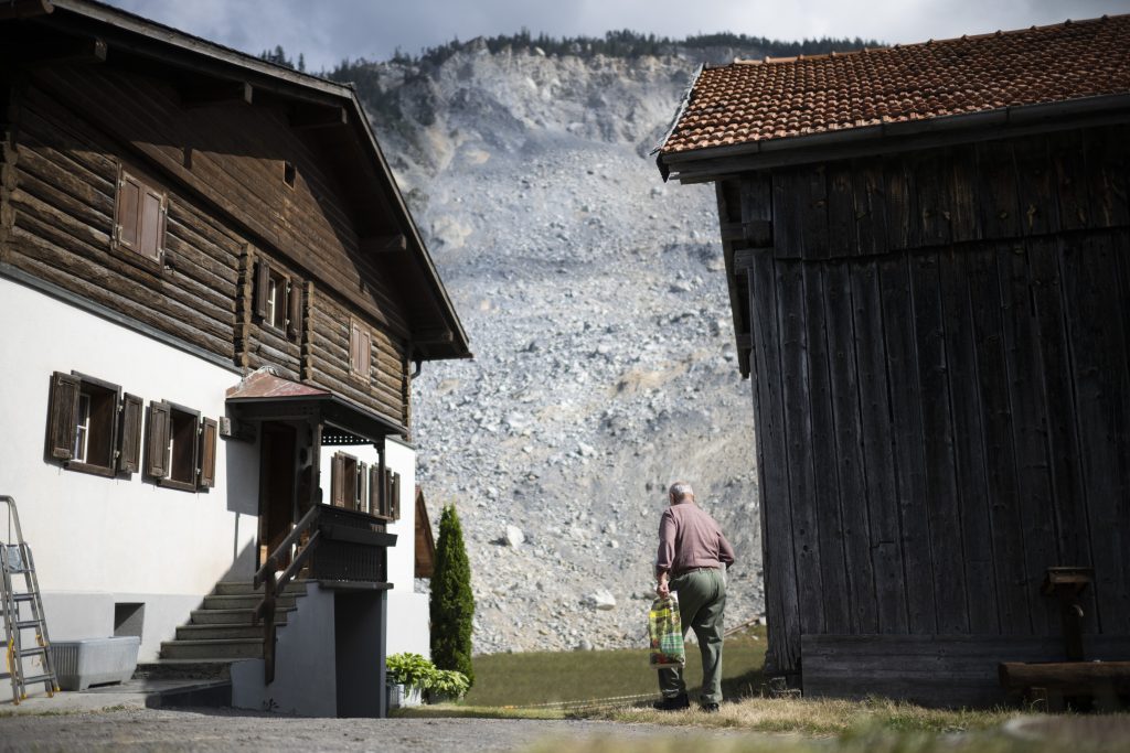 Grössere Steinschläge nach Regen in Brienz