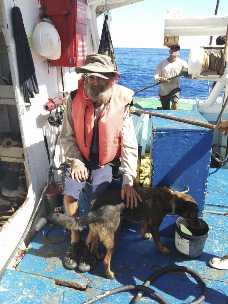 Schiffbrüchiger und Hund überleben monatelang im Pazifik