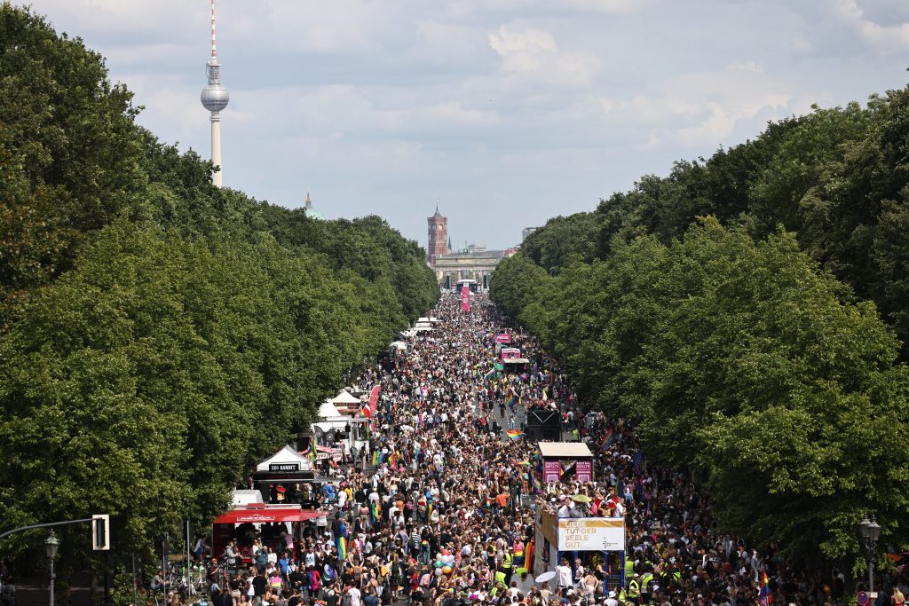 Hunderttausende beim Christopher Street Day in Berlin