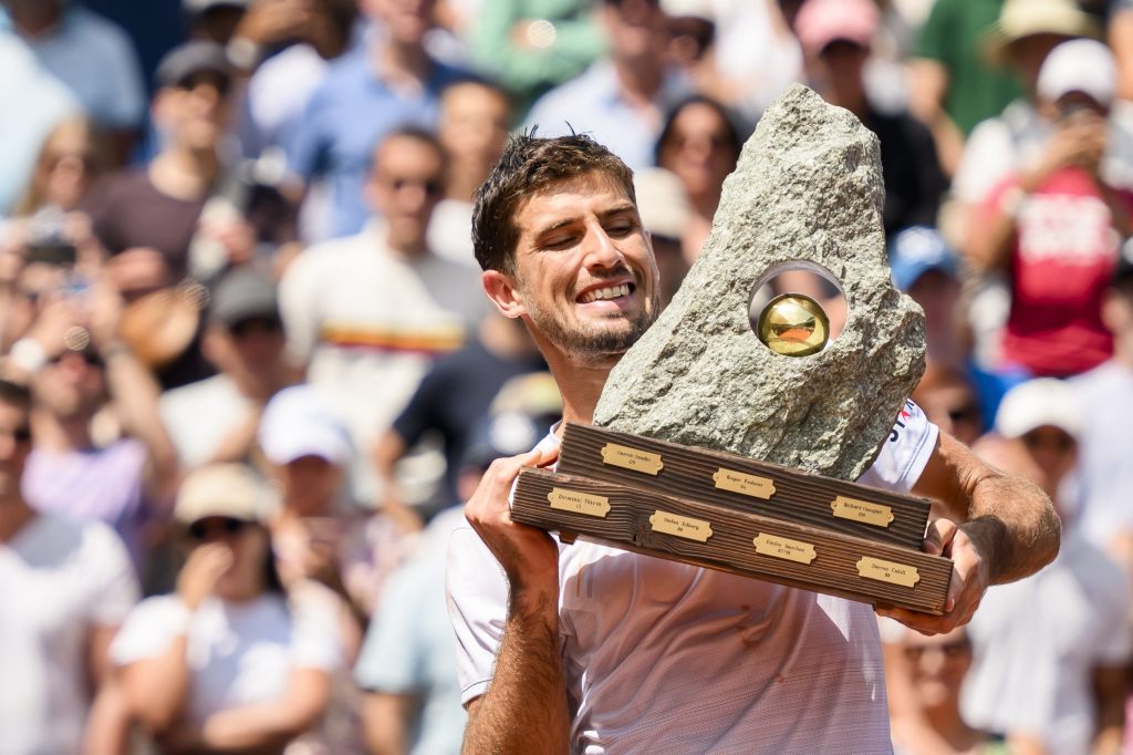 Pedro Cachin Überraschungssieger in Gstaad