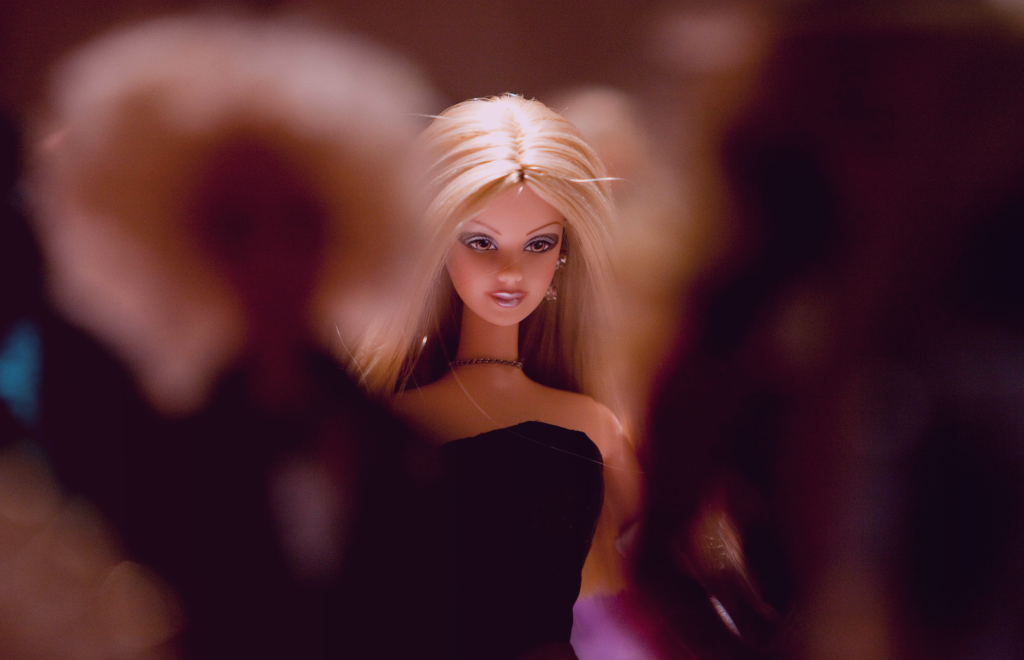 Die Barbie: Eine Chronik von Emanzipation bis Schlankheitswahn