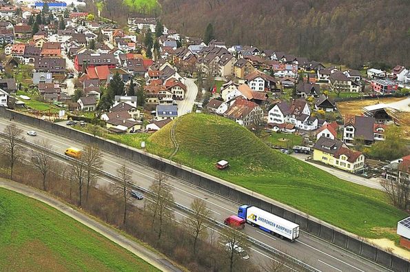 Ein Hunnenkönig begraben im Baselbiet? Die Rätsel um den "Büchel" an der A2