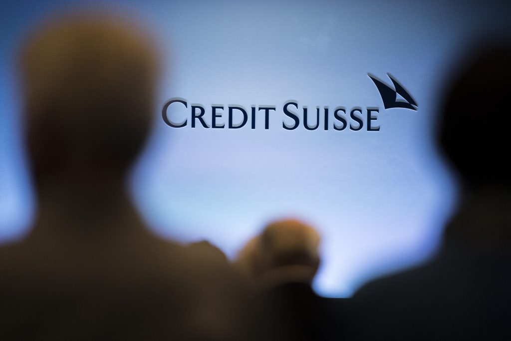 Kleinanleger der Credit Suisse wollen am Montag gegen Übernahme klagen