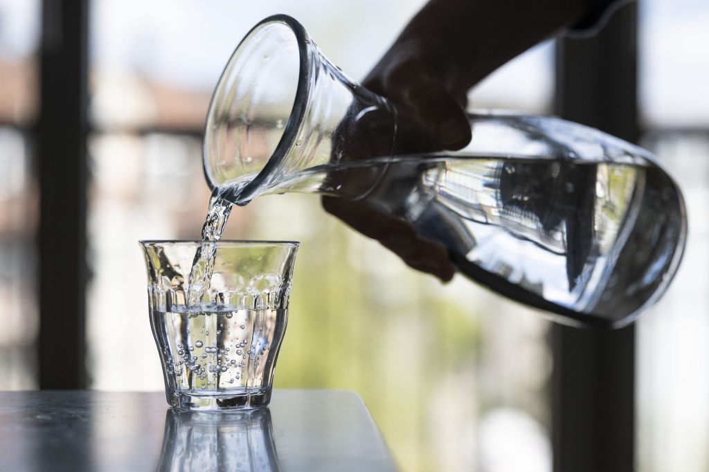 Forscher gewinnen sauberes Wasser aus verschmutzter Luft