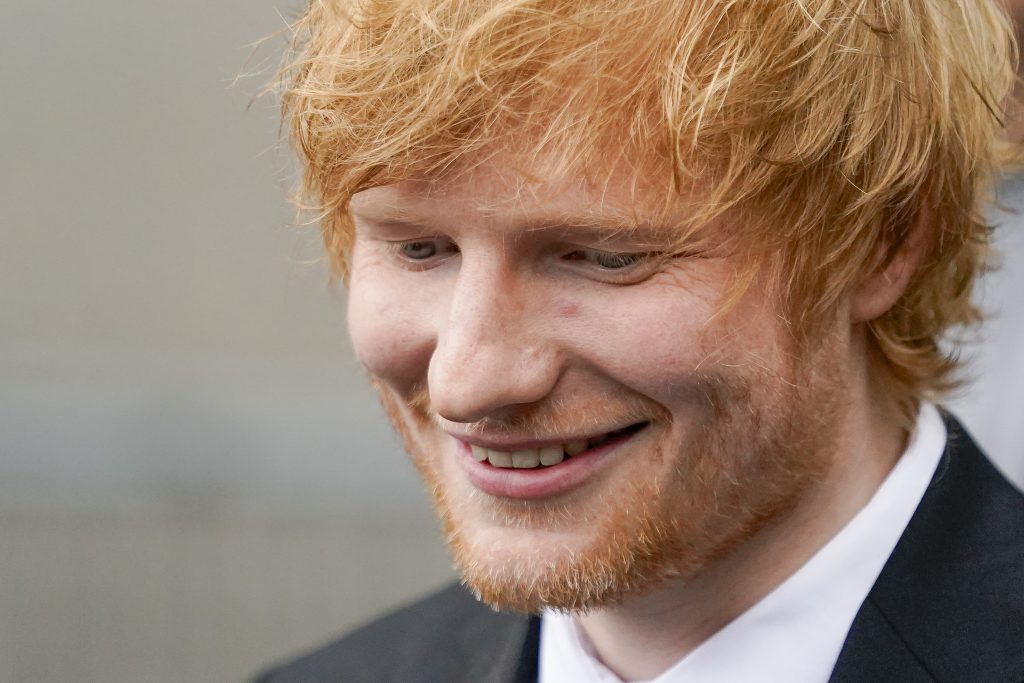 Ed Sheeran verrät Paar während Konzert das Geschlecht ihres Babys