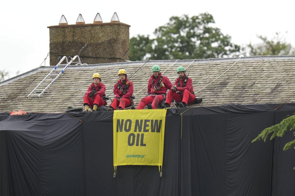 London schliesst Greenpeace nach Protestaktion aus