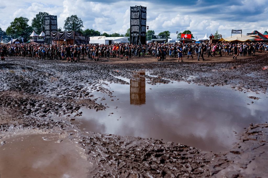 Mit Schlamm und Verlusten: Heavy-Metal-Festival geht zu Ende